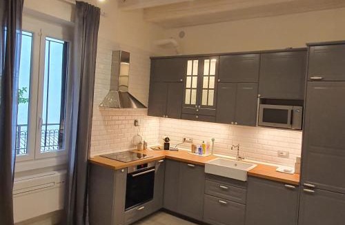 Turro Apartment | Authentic Milan Ringhiera House near Metro