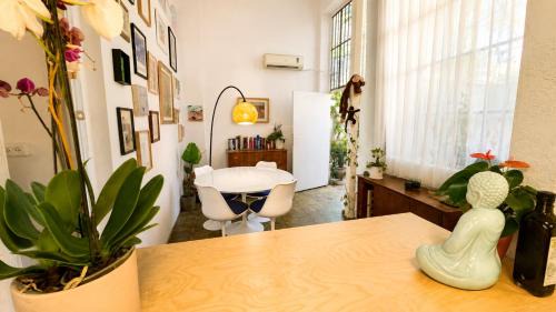 Neve Tzedek Apartment | Authentic Neve Tzedek Apartment