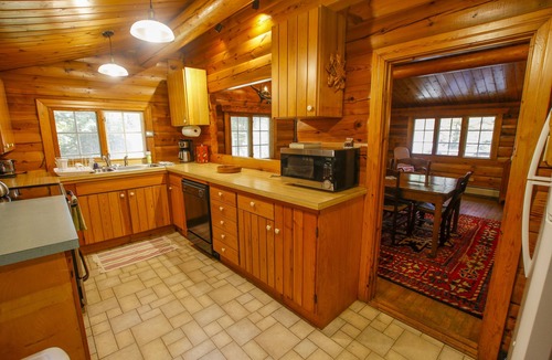 Warren House | Authentic Norwegian Log Home minutes from Sugarbush