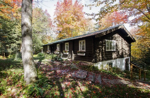 Warren House | Authentic Norwegian Log Home minutes from Sugarbush