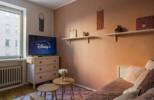 Toolo Apartment | Authentic & Personal Flat in Trendy Töölö