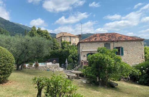 Seillans Villa | Authentic Provençal Bastide with private pool and garden in medieval town