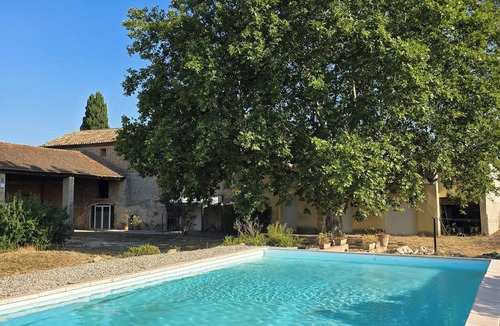 Jonquieres House | Authentic Provençal farmhouse with swimming pool - Peace and conviviality at the foot of the Ventoux mountains