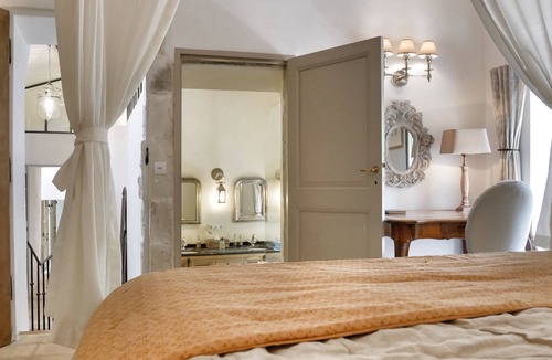 Menerbes House | Authentic renovated farmhouse* in the Luberon, Provence, heated private pool