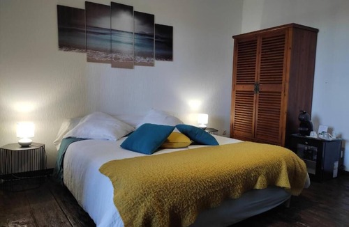 Oloron-Sainte-Marie Bed & Breakfast | Authentic Suite - PATRIMOINE