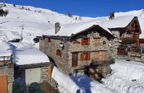 Les Eucherts Ski Chalet | Authentic Savoyard chalet at the foot of the slopes in a French/Italian resort