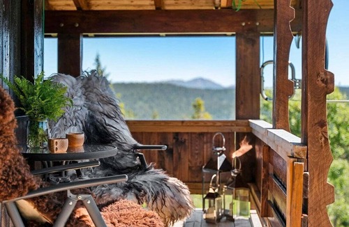 Vinje Cabin | Authentic Secluded Mountain Gem in Telemark