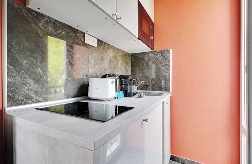 Porte-Saint-Martin Apartment | Authentic Studio - 2P - Canal Saint-Martin