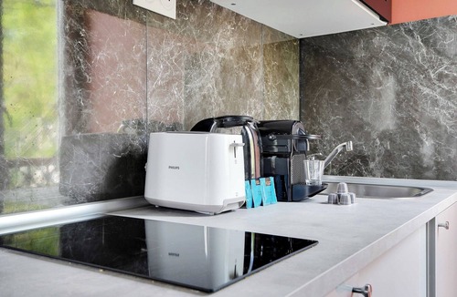 Porte-Saint-Martin Apartment | Authentic Studio - 2P - Canal Saint-Martin