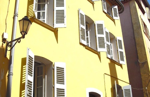 Old Town Apartment | Authentic studio in the heart of the village