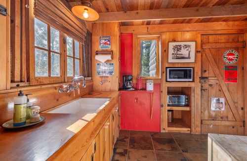 Tahoe City Cabin | Authentic & Stylish Cabin in Lake Tahoe by Sierra Getaways