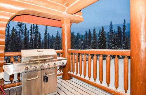 Golden Ski Chalet | Authentic, Timber Log Cabin Perfect for Groups