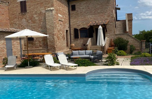 Bollano House | Authentic Tuscan house. Near Siena. Large pool. Phenomenal 360° views.