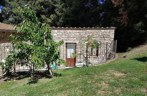Serre di Rapolano Apartment | Authentic Tuscany Escape with Garden, Near Siena & Chianti