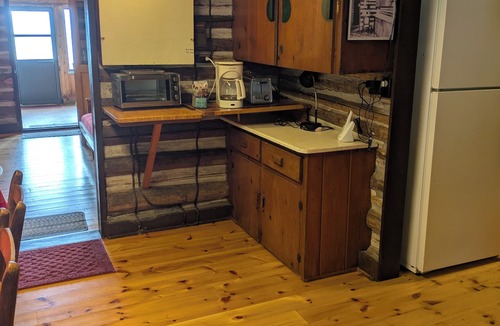 Sturgeon Bay Cottage | Authentic Waterfront Log Cottage On Sand Beach