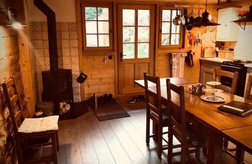 Vers L'Eglise House | Authentisches Schweizer Alpenchalet aus dem 18. by Interhome