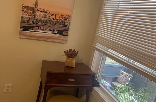 Amherst House | Author Stephen Oates Once Owned