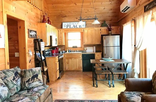 Fleetwood Cabin | Autumn Mist - Hot Tub, WIFI, Pool Table & Dog Friendly, Gas logs, Creekside Trout Stream