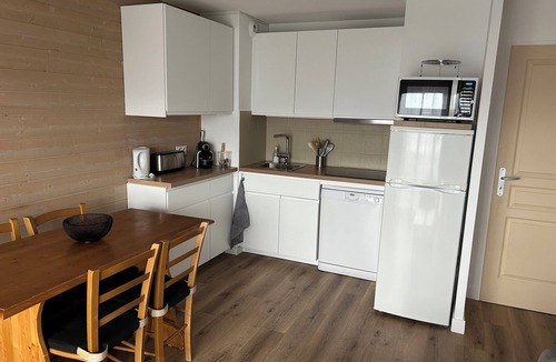 Les Angles Apartment | Aux Angles apartment, lake view, 5 minutes walk from the village center!
