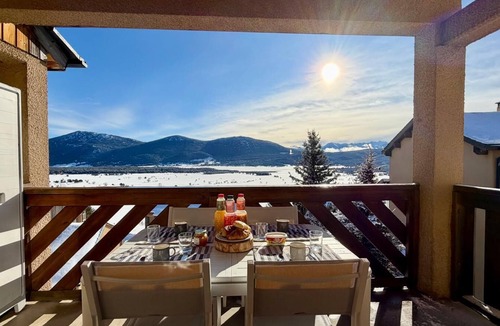 Les Angles Apartment | Aux Angles apartment, lake view, 5 minutes walk from the village center!