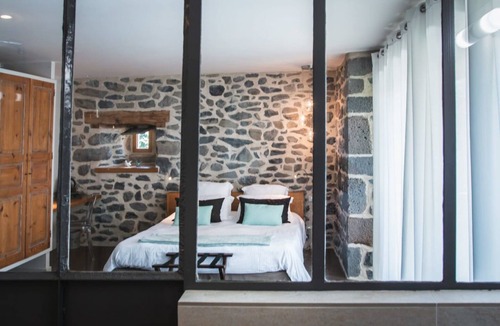Laguiole Hotel | Aux Caprices d'Aubrac