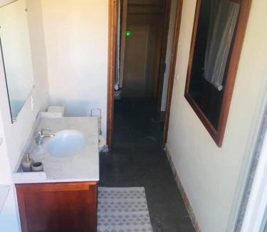 Barbentane House | Aux pieds tanques