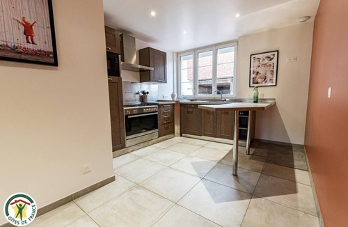Dormans House | AVA House - DORMANS