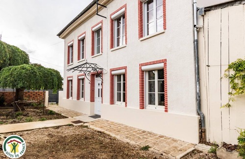 Dormans House | AVA House - DORMANS