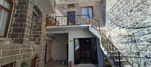 Sur House | Ava House