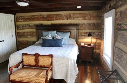Bardstown House | Availability for Kentucky Bourbon Festival 2026!