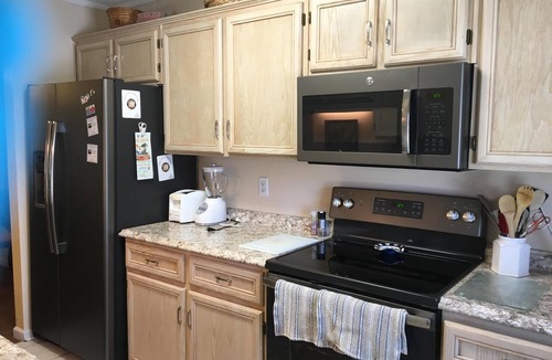 Aiken Condo | available 9/1/long term option/Convenient Southside locale/Pets ok/Updated condo