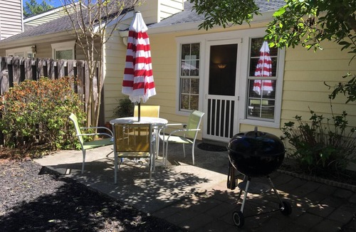 Aiken Condo | available 9/1/long term option/Convenient Southside locale/Pets ok/Updated condo