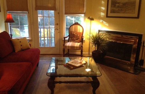 Aiken Condo | available 9/1/long term option/Convenient Southside locale/Pets ok/Updated condo