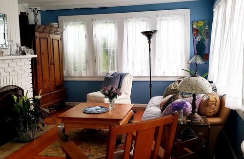 Madison House | AVAILABLE JULY/AUGUST & other Charming 2 bedroom bungalow 1 block to the beach.