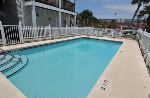 Fort Walton Beach Condo | Available now pet friendly Ground Floor Wi-Fi Sunset Cottage 7A