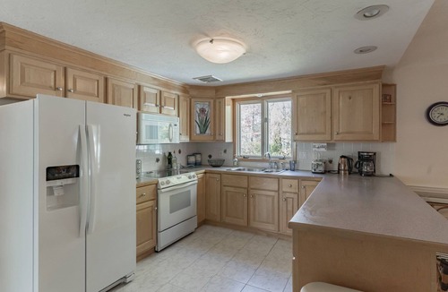 Marstons Mills House | Available off season! Family home, lots of space and yard, short drive to beach and shopping