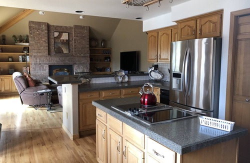 Mountain Shadows House | Available USAFA Parent’s Weekend Spacious 4 King Beds 5 Bedrooms Views!