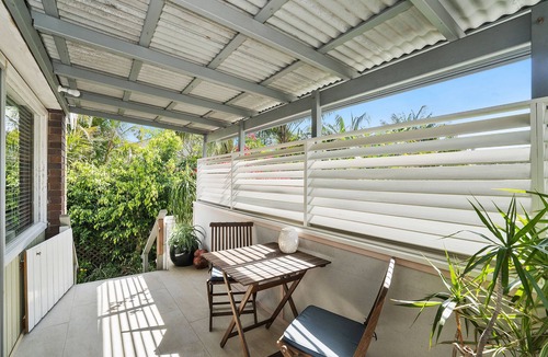 Avalon Beach Apartment | Avalon Beach Break is a Romantic airconditioned getaway100 meters to the beach!