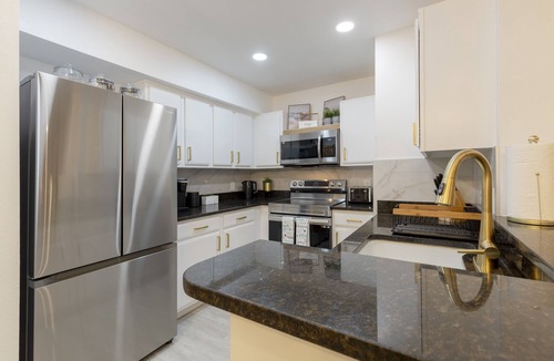 Clearwater Condo | Avalon. Fully renovated 2024. Pool view