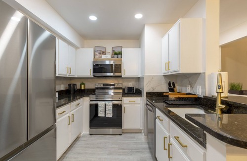 Clearwater Condo | Avalon. Fully renovated 2024. Pool view