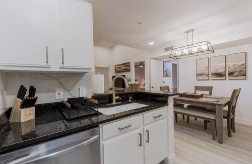 Clearwater Condo | Avalon. Fully renovated 2024. Pool view
