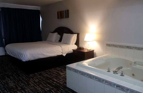 Chippewa Falls Hotel | Avalon Hotel & Conference Center