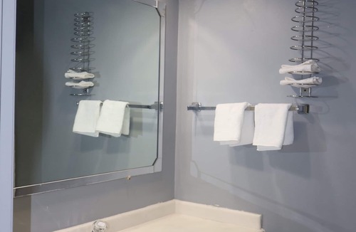 Chippewa Falls Hotel | Avalon Hotel & Conference Center