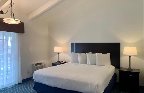 Morro Bay Hotel | Avalon Inn Downtown Morro Bay