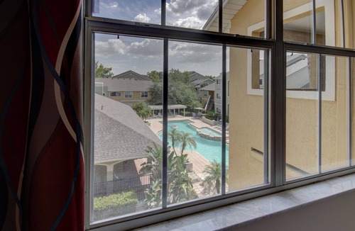 Clearwater Apartment | Avalon Relax, pool View In Avalon at Clearwater, recently renovated!FREE PARKING