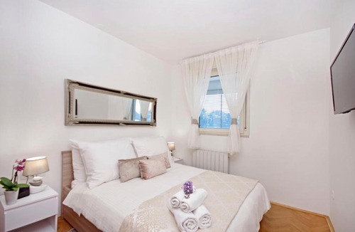 Bacvice Apartment | Avantgarde Suites