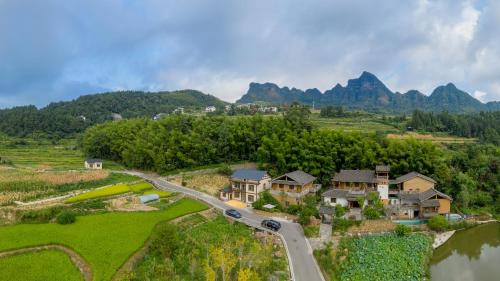 Chaqiyu House | Avatar Floating Mountain Homestay