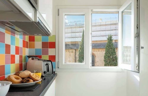 Santa Maria Novella Apartment | Avelli Pia Fourth Floor with 2 Bathrooms