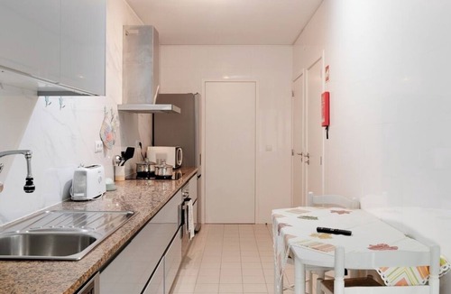 Vila Nova de Gaia Apartment | Avenida: Central, Garage, Metro