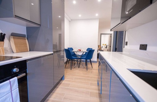 West Finchley Apartment | Avenir Court Flat 6 (Finchley)